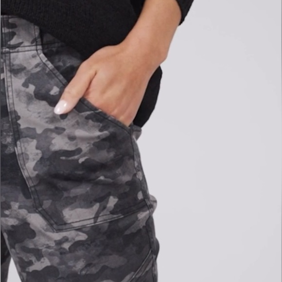 Spanx Camo Cargo Joggers Stretch Twill Blackwash Size X-Large NWT - Picture 4 of 16